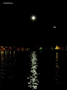 Full Moon in Karlovasi Port, 26/4/2013