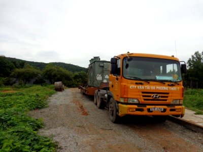 đầu kéo hyundai . hyundai tractor truck photo