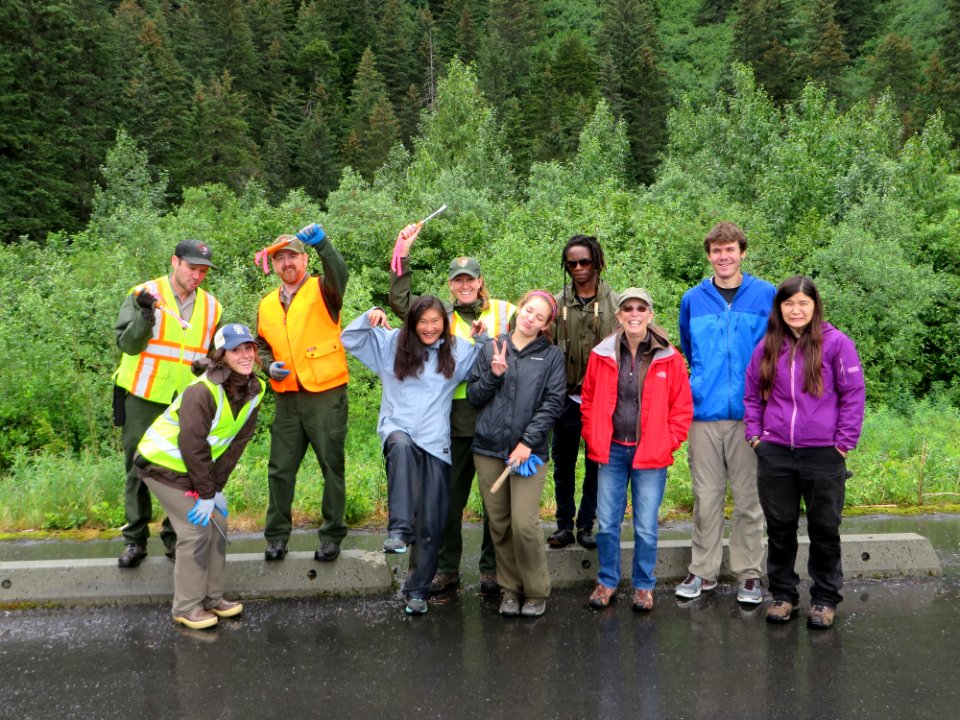 KEFJ 2015 EPMT CommunityWeedPull KEFJ ForestService (16)