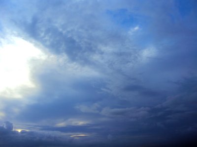 Clouds play wonderful patterns