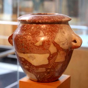 Breccia vessel  Naqada II - Dynasty 2 3500 - 2575 BC  @museu egipci  #Barcelona #Predynastic