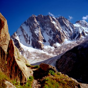 Chemin vers le refuge de Leschaux