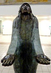 Statue "Prayer, 1994" by Allan Houser Haozous