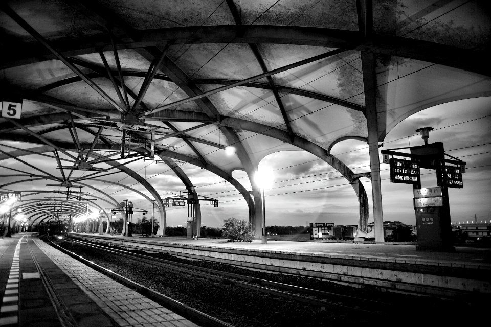 Leica Elmarit-R 28mm f/2.8 E48
