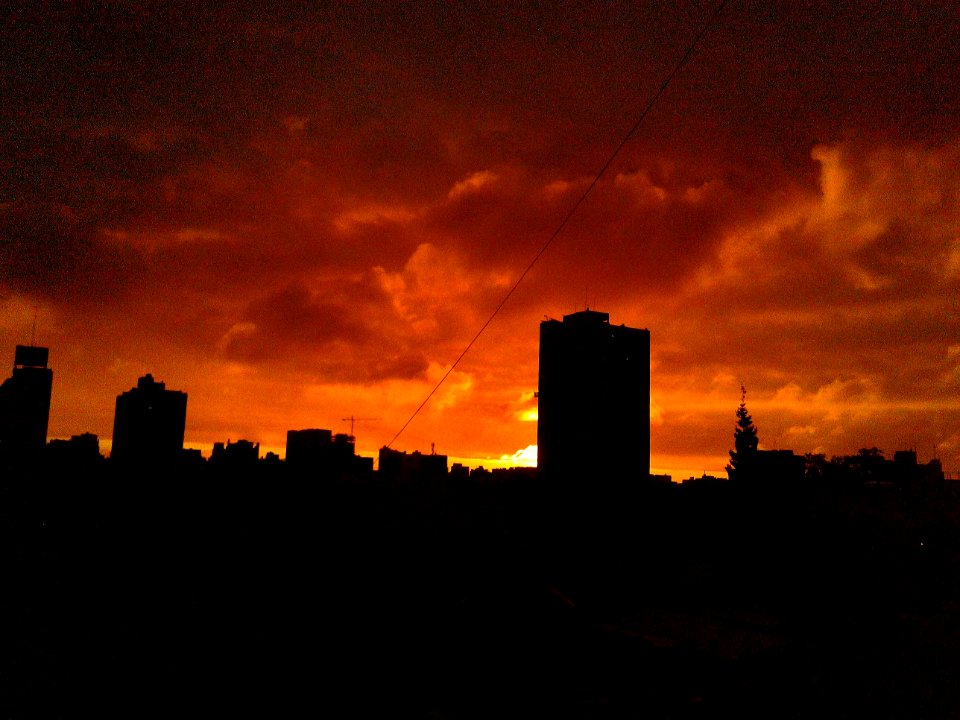 Después de la tormenta y el sol pugnando por salir...