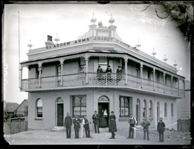 Glasgow Arms Hotel, corner of Young Street and Cowper Street South, Carrington, NSW [c. October 1885]
