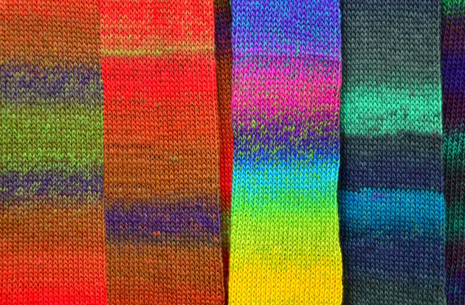 Color colorful structure