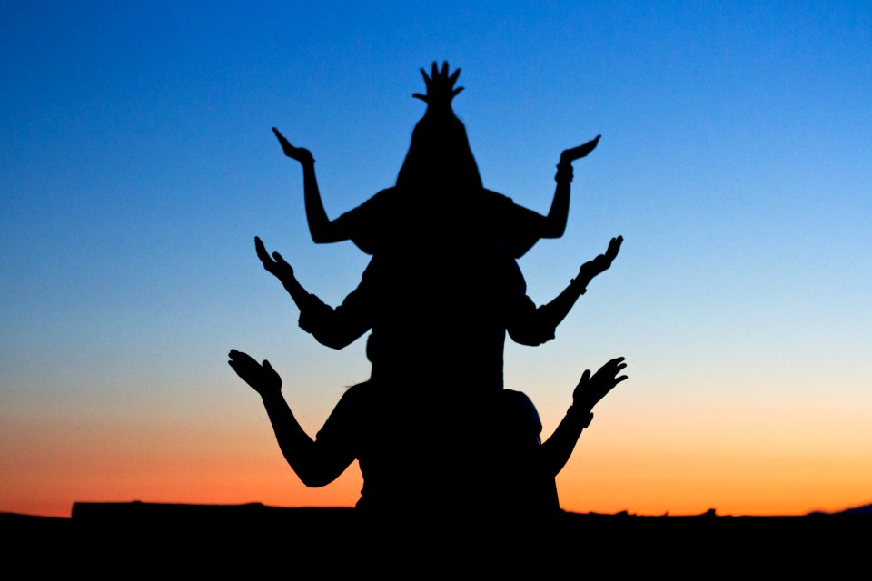 Thousand-hand GuanYin / Deformation cockroach