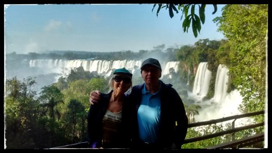 Mi esposo y yo en las fabulosas Cataratas del Iguazú photo