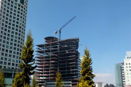 Edificio en construcción en Santa Fe (Ciudad de Méxica) photo