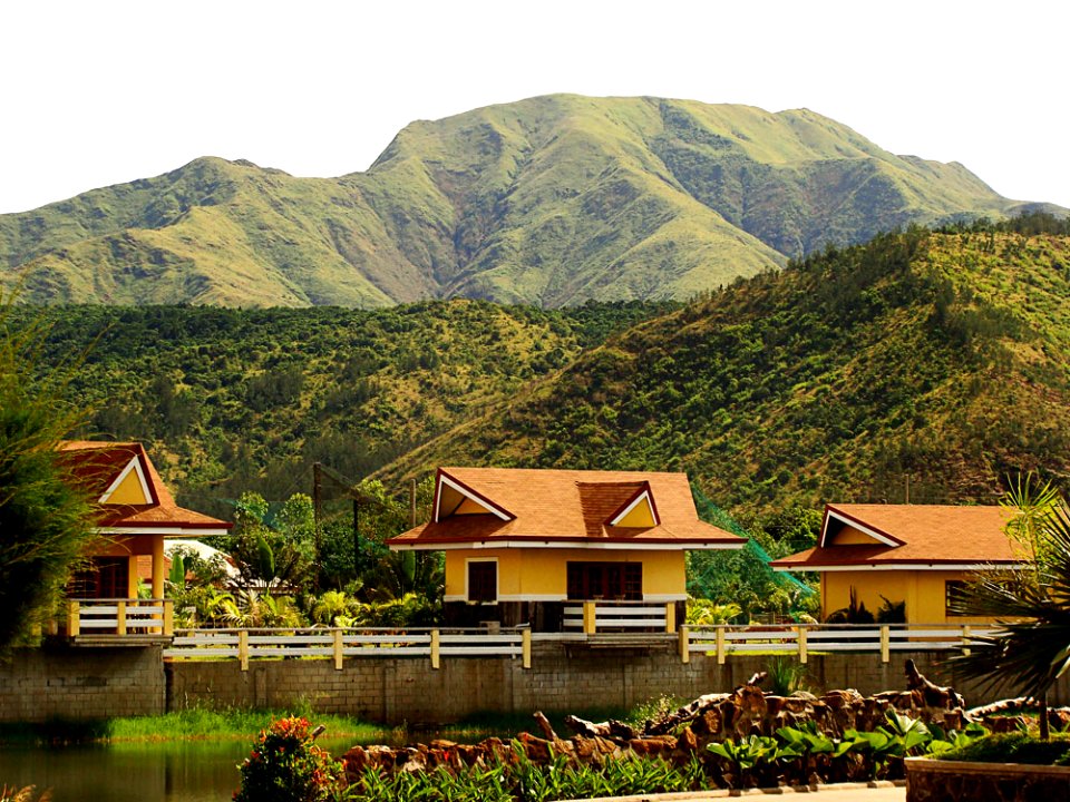 anawangin-zambales-6