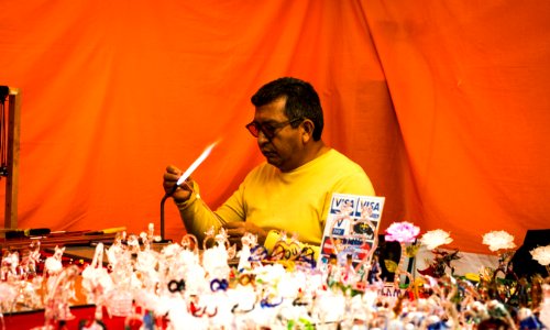 Glass sculptor