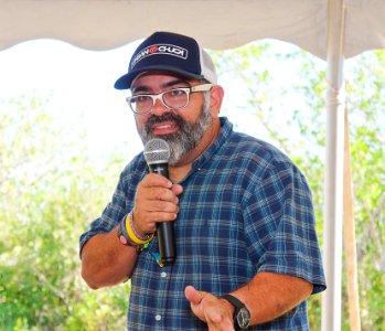 Cesar Becerra discussing the history of logging in Big Cypress