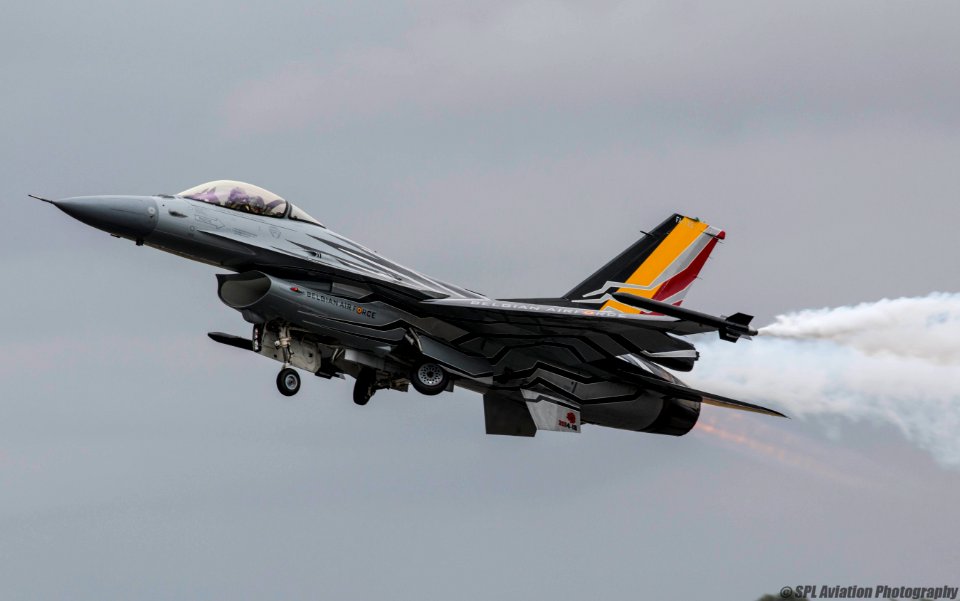 Royal International Air Tattoo 2015 - General Dynamics F-16AM Fighting Falcon - Belgian Air Component F-16 Solo Display Team