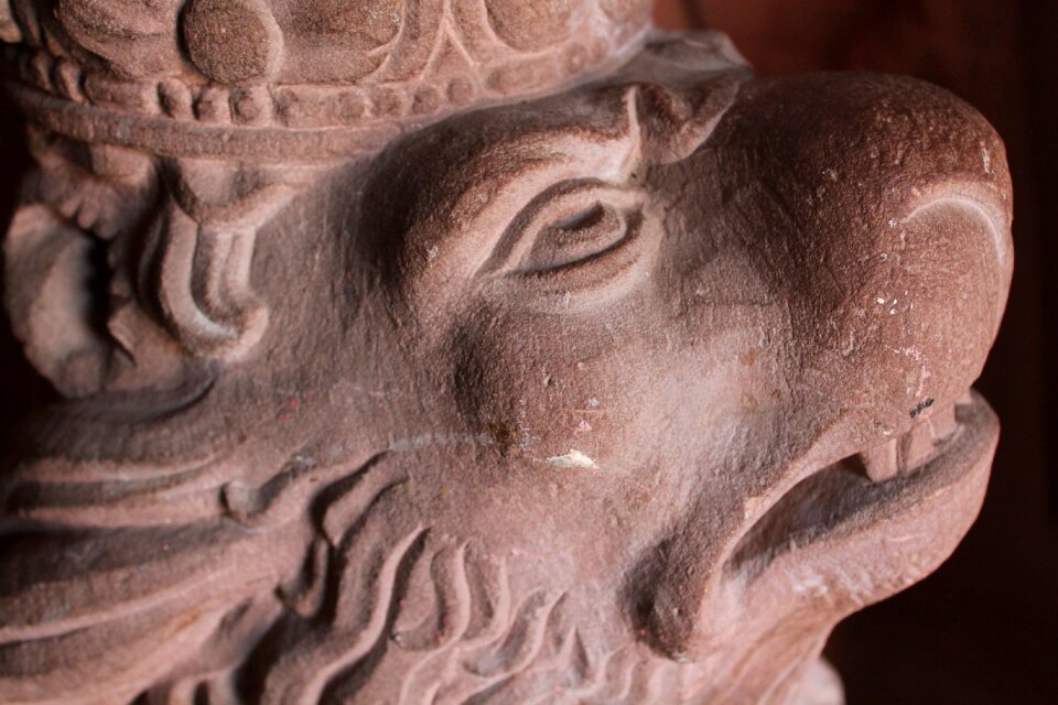 Lion sculpture coat of arms