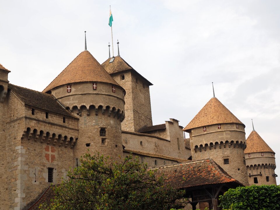 Veytaux wasserburg lake geneva