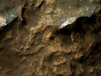 Mars Underground Exposed: The Central Peak of Alga Crater