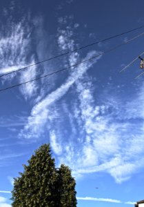 Unnatural cloud with truncated trails!