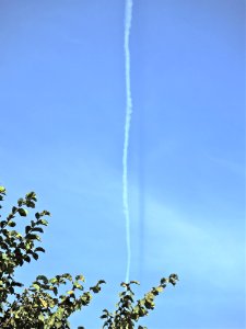 Chemtrail with dark line