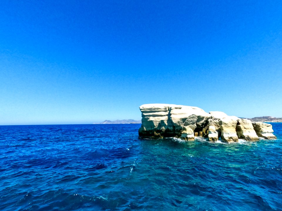 MOON BEACH MILOS