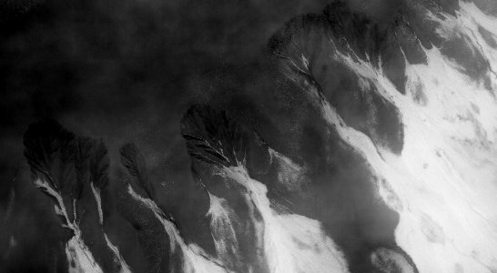 Gullies in Lyell Crater