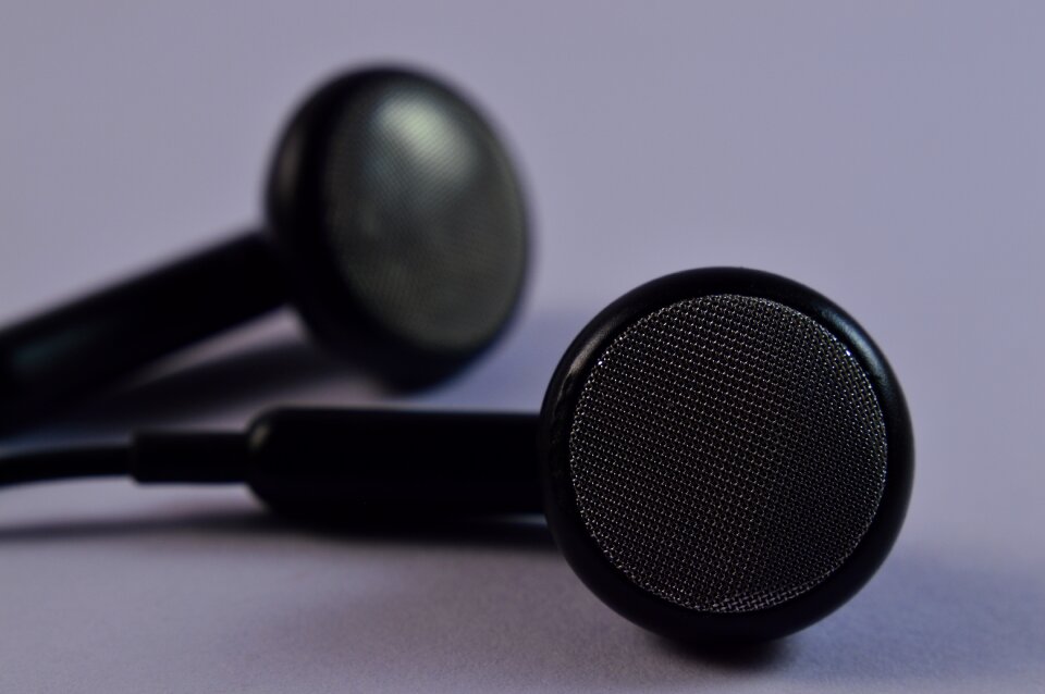 Earbuds headphones audio