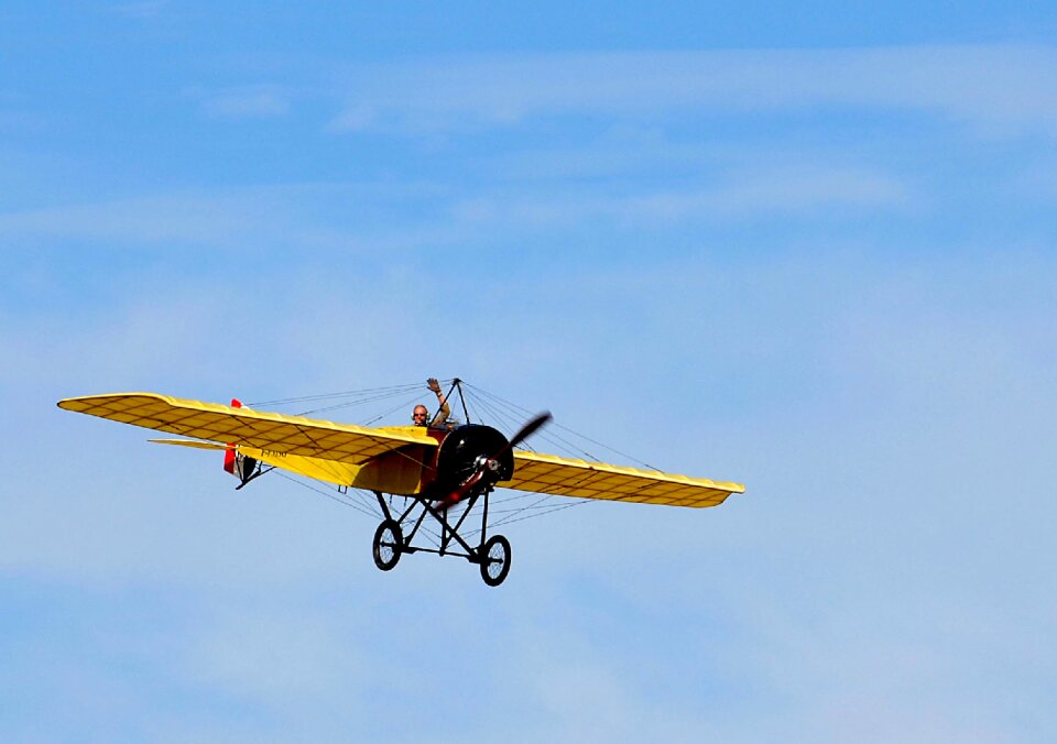 Old aircraft driver flight