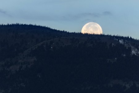 Fall moonset at the North Entrance