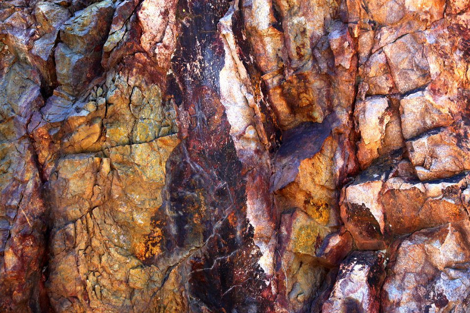UPPER HUMBOLDT CYN, Patagonia Mts, scc -014 (8-3-12) rock detail around old mine -04