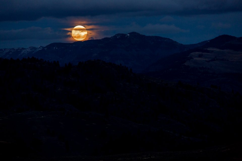 Supermoon Rise over Pleasant Valley 11.13.16