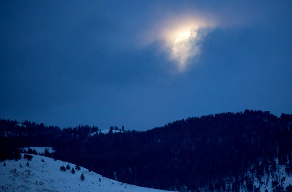 February 27 moon rise