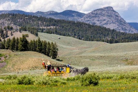 Stagecoach and Hellroaring Mountain photo