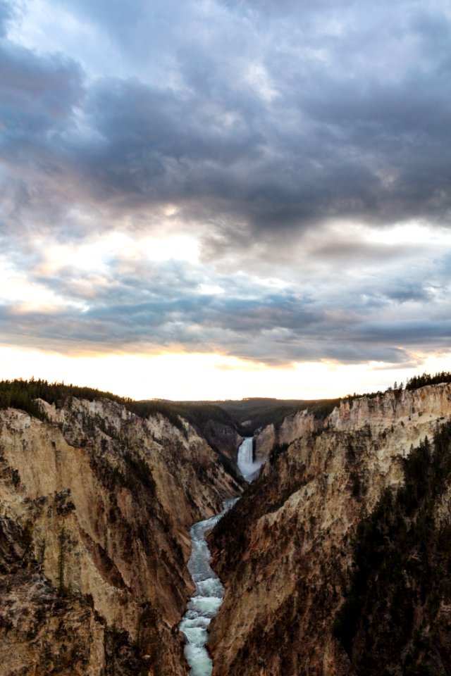Summer sunset at Artist Point (wide)