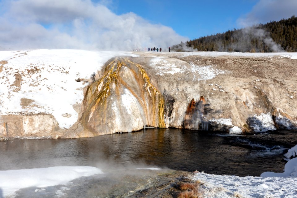 Tour group on Geyser Hill Boardwalks