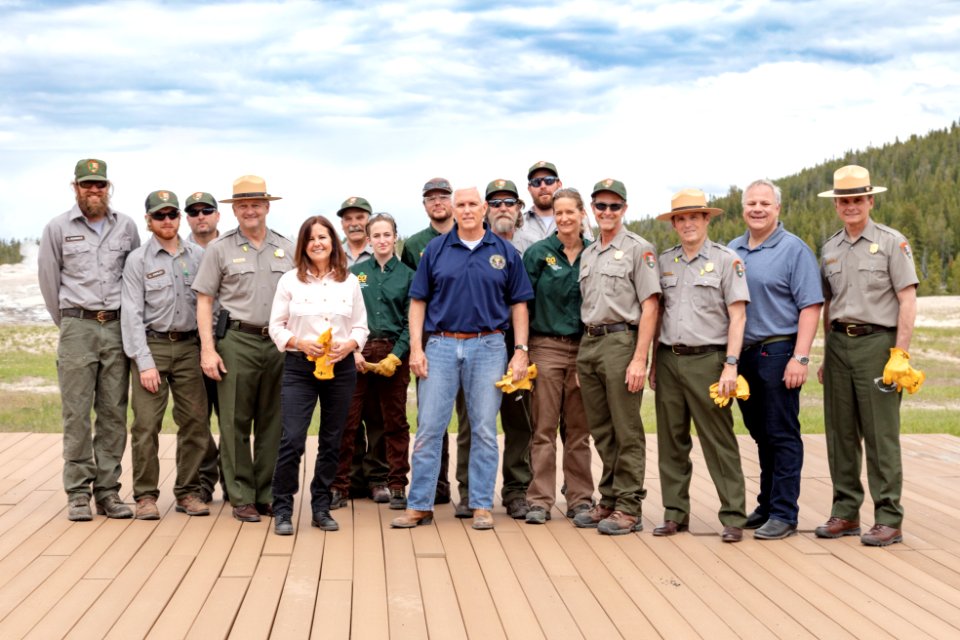 Boardwalk crew with the Vice President, Second Lady, and Secretary of the Interior