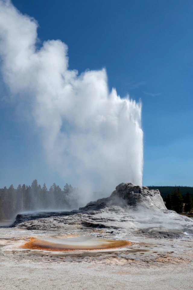 Castle Geyser