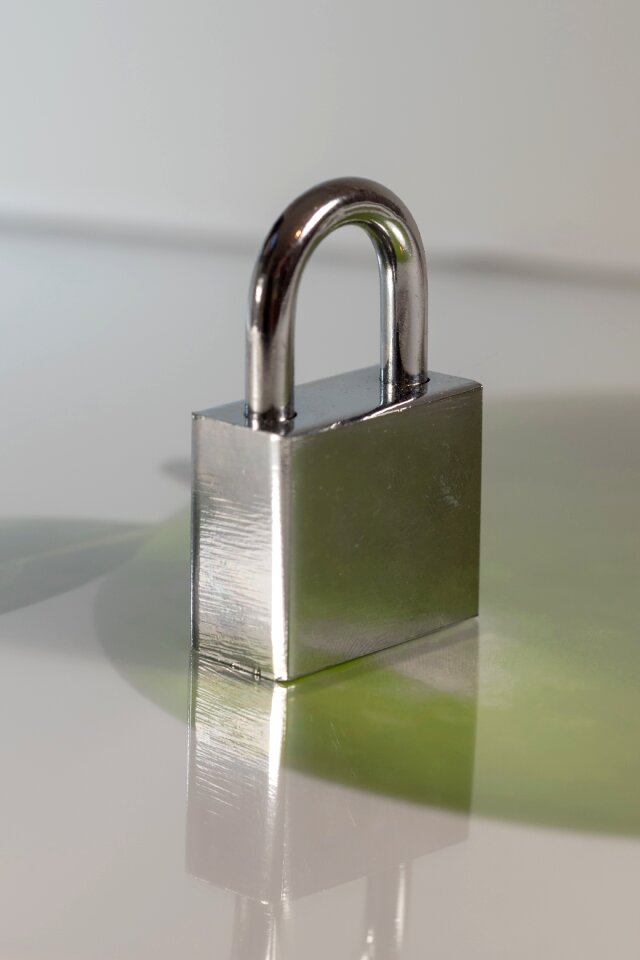 Sure metal closed