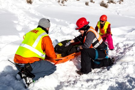 Search and rescue training: roadway rescue with oversnow vehicles (2) photo