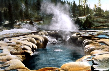 Oblong Geyser