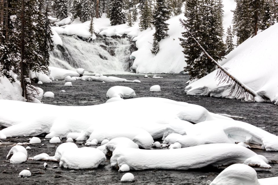 Lewis Falls in winter