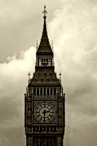 black and white big ben