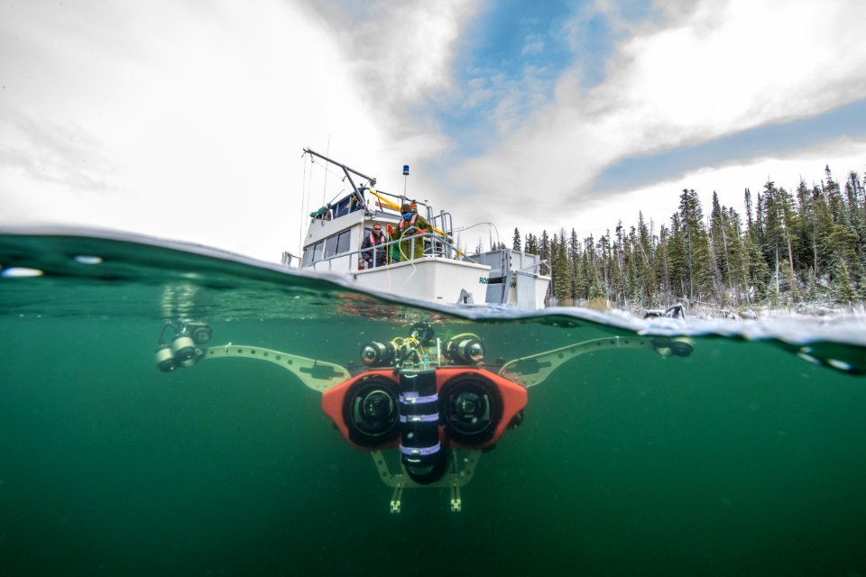 NPS Submerged Resources Center aids with Yellowstone's aquatic i