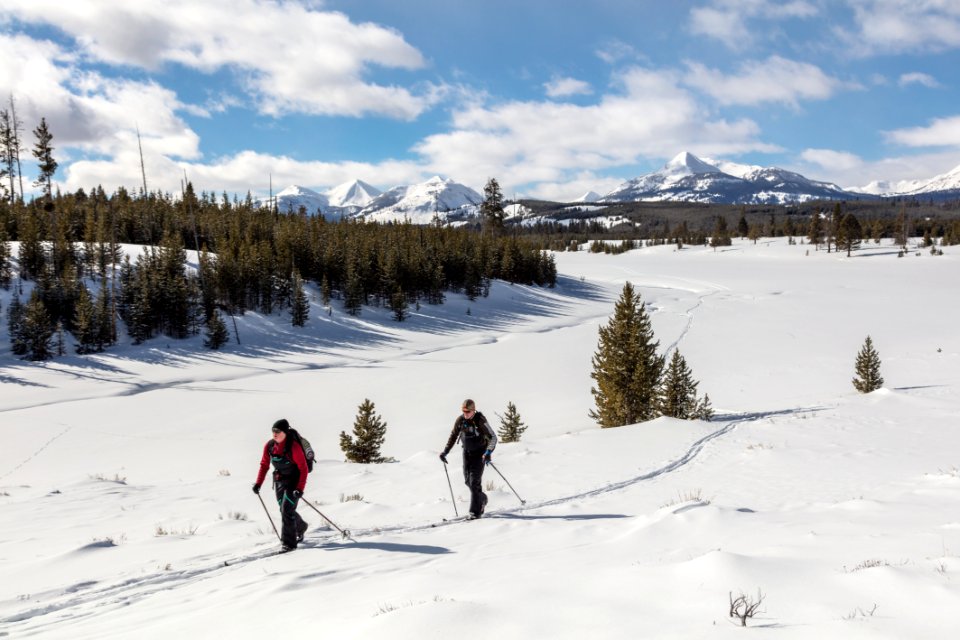 Skiing the Sheepeater Ski Trail through Gardners Hole (3)