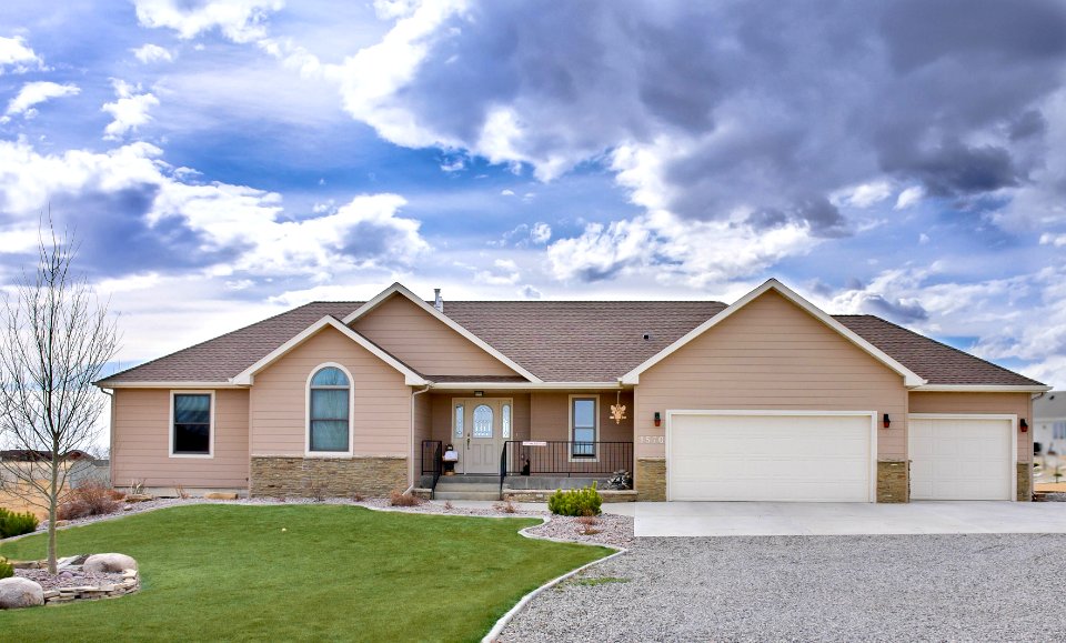 1570 Green Bluff Ave.jpg