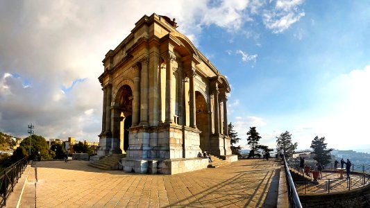 Constantine - mémorial aux morts قسنطينة photo