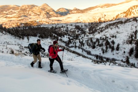 Yellowstone Forever Cougar Course - snowshoeing at Hellroaring (6) photo