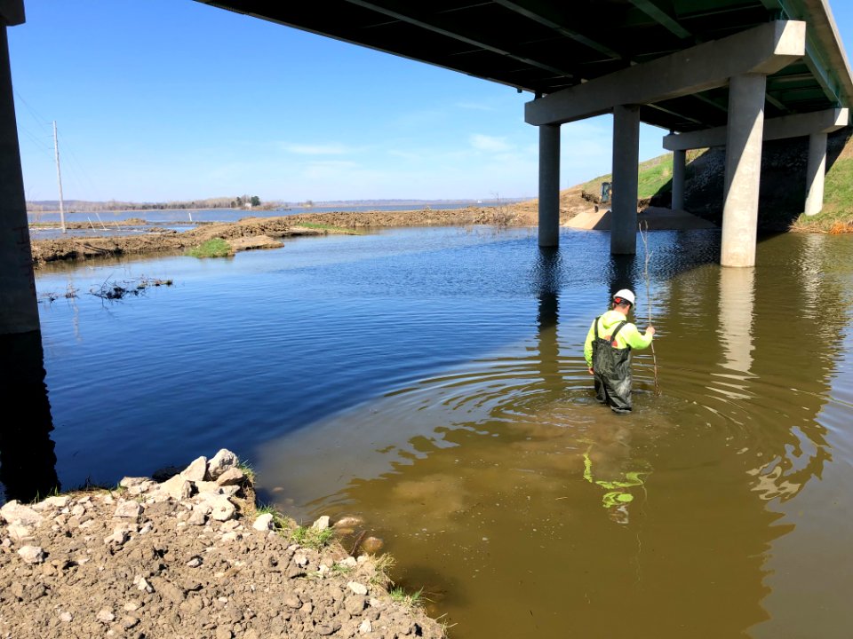 4/16/19 - I-29 bridge instrumentation work