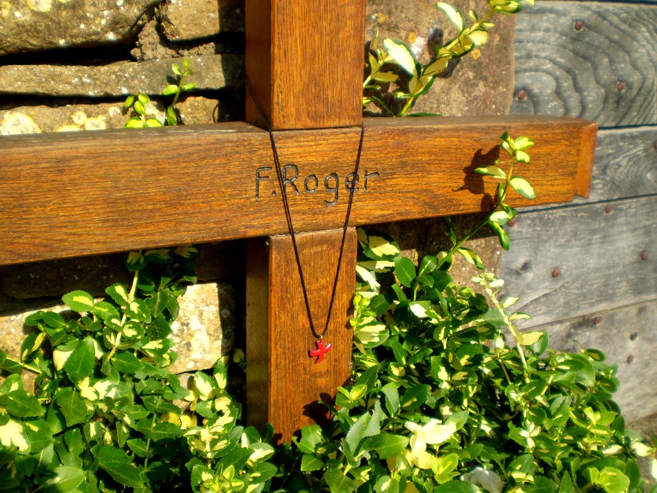 Cross Frère Roger, Taizé