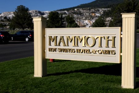 Mammoth Hot Springs Hotel, sign