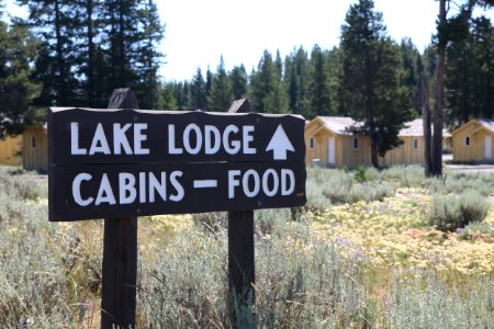 Lake Lodge, sign for cabins